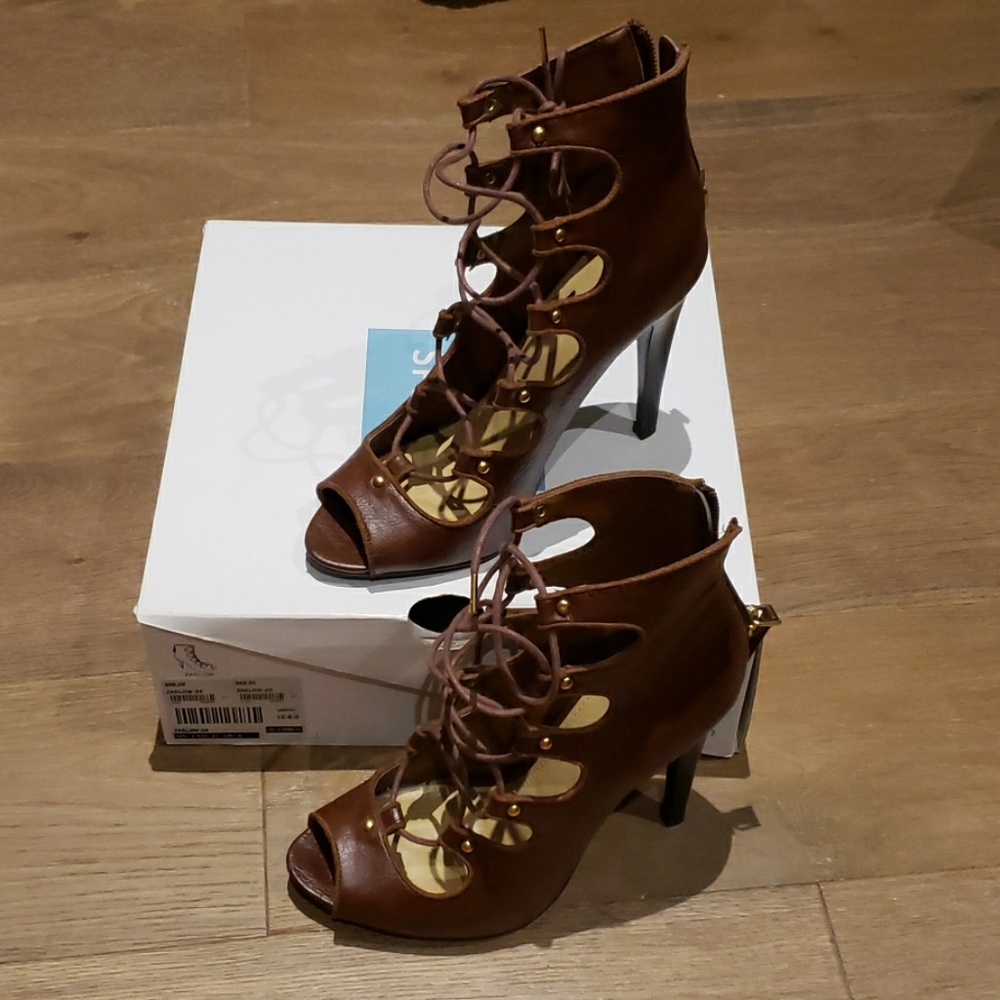 Call it Spring Zaslow 👠 - Picture 2 of 8